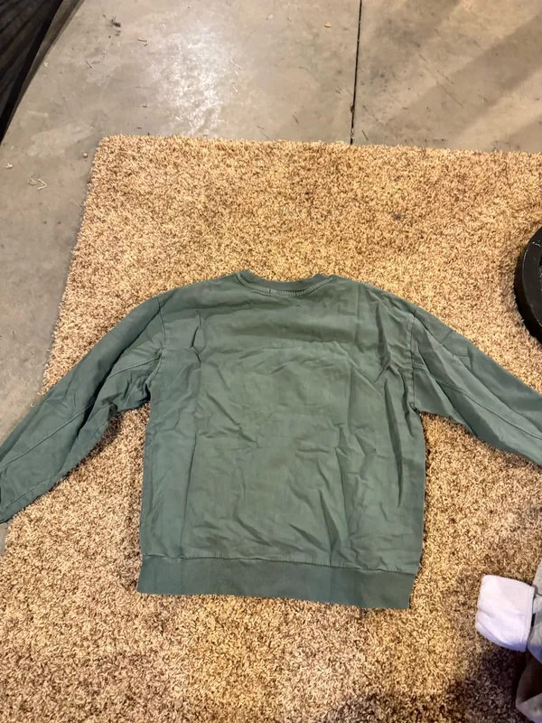 Forever 21 Sweatshirt - Image 4