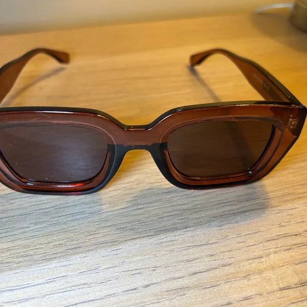 Brown Square Sunglasses - Image 3
