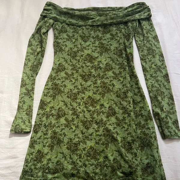 Urban Outfitters Green Off-Shoulder Bodycon Dress - Image 6