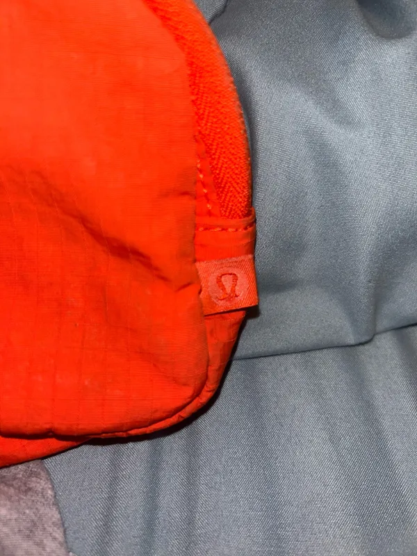 Lululemon Everywhere Belt Bag 1L - Image 3