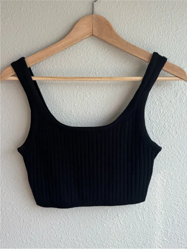 Wilfred Merino Wool Black Crop Tank Top - Image 3