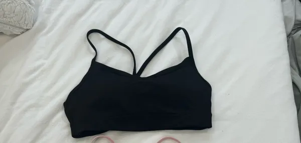 Amazon Sports Bra Criss-Cross - Image 3