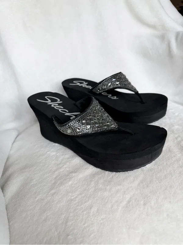 Skechers Black Wedge Flip Flops with Silver Rhinestone Straps Size 6 - Image 8
