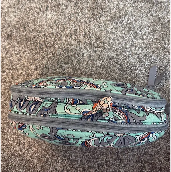 Vera Bradley Makeup Bag - Image 3