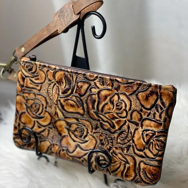 Cowhide Wristlet Clutch Leather Cowhide Zipper Embossed Leather Crossbody bag - Image 10
