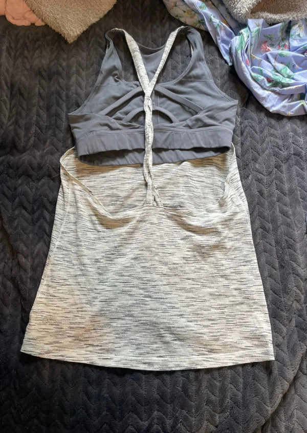 Lululemon Tank Built-In Sports Bra - Image 5