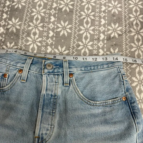 Levi's Women's Premium 501 Original Shorts Lightwash‎ Blue Size 27 Button Fly - Image 9