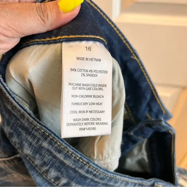 NEW Slink 16 Curvy Distressed Jeans - Image 4