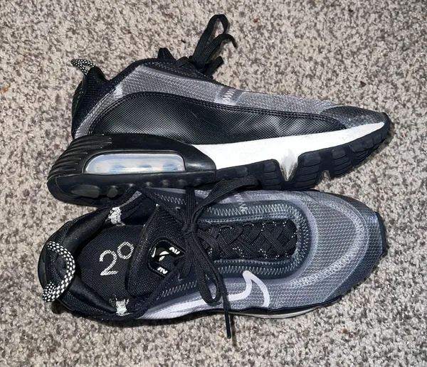 Air Max 2090 Shoes Women’s 8.5 - Image 5