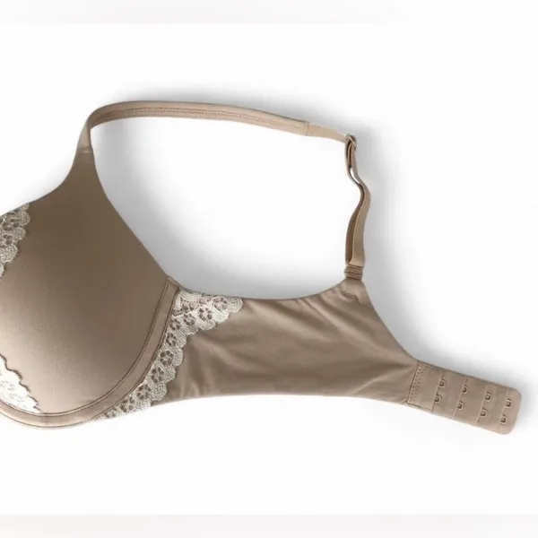 Victoria's Secret Body Underwire Padded Perfect Shape Bra size XS - Image 5
