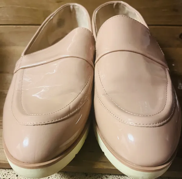 women tan loafers shiny tan color size 10 - Image 8