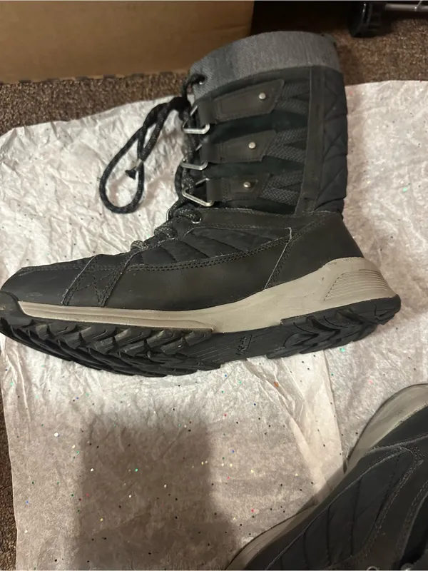 Columbia Women's Winter Boots size 9 - Image 2