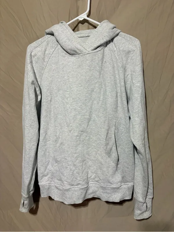 Lululemon Scuba Pullover
Heathered Core Ultra Light Grey - Image 2