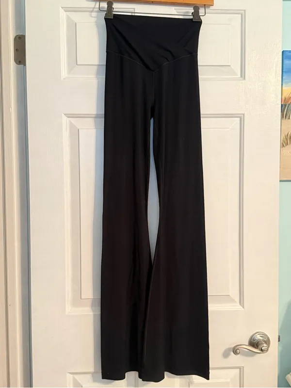 SET Aerie Offline Real Me Low Key Tank and Crossover Flare Pants in Black - Image 5