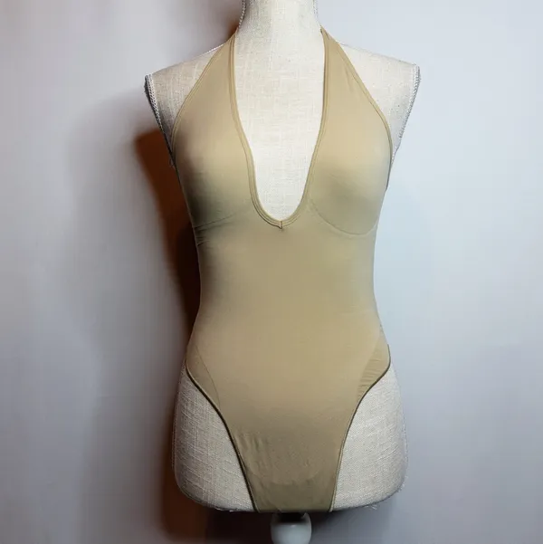 Skims Seamless Sculpt Deep Plunge Thong Bodysuit - Image 3