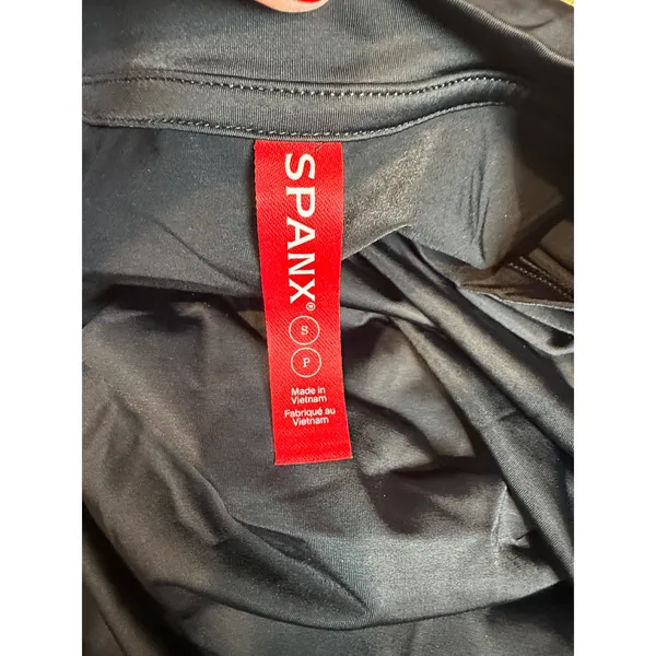 Spanx NWT Activate Long Sleeve Top Black Crew Neck Pleated Back 51043R Small - Image 4
