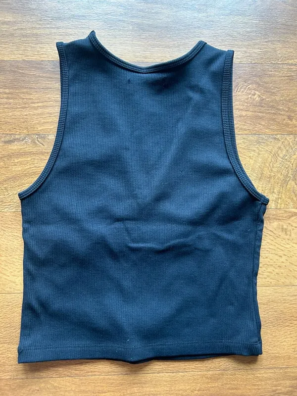 Abercrombie & Fitch Women's Black Ribbed V-Neck Crop Tank Top - Image 2