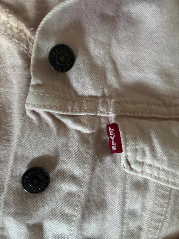 Baby Pink Levi’s Jacket - Image 5