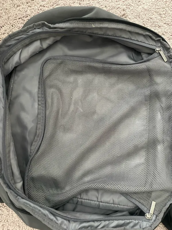Open story travel backpack Gray - Image 7