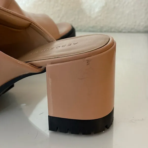 AEROSOLES ECHO platform sandals Women's Glossy Tan Mules size 7 - Image 5