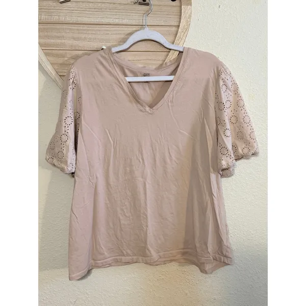 Good Hart Women's Eyelet Sleeve V-Neck Top Creme XXL - Image 5
