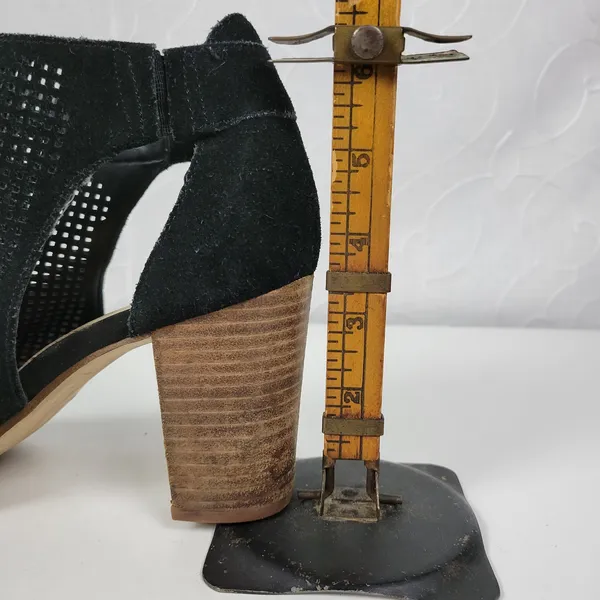 Marc Fisher Deztin Womens Sandals Size 8.5 Black Suede Peep Toe Cutout Heels - Image 8