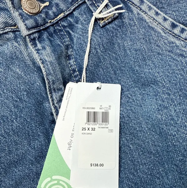 NWT Guess Cargo Jeans  - Image 4