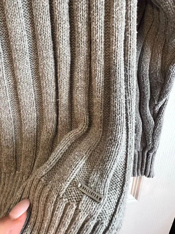 Hollister Gray Crew Neck Ribbed Sweater - Image 3
