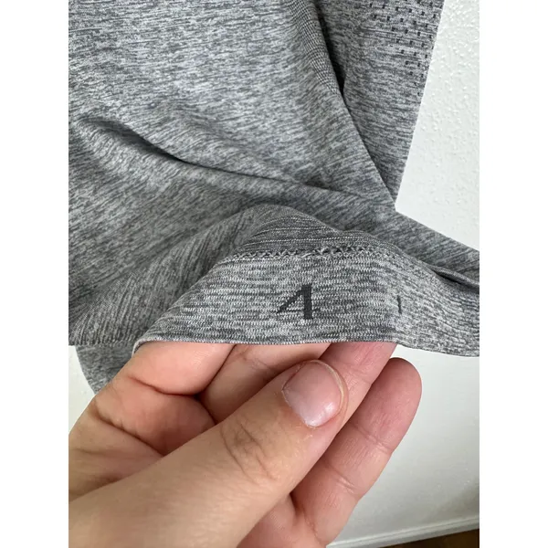 Lululemon Swiftly Tech Short Sleeve 2.0 Heathered Grey Training Shirt Size 4 - Image 4
