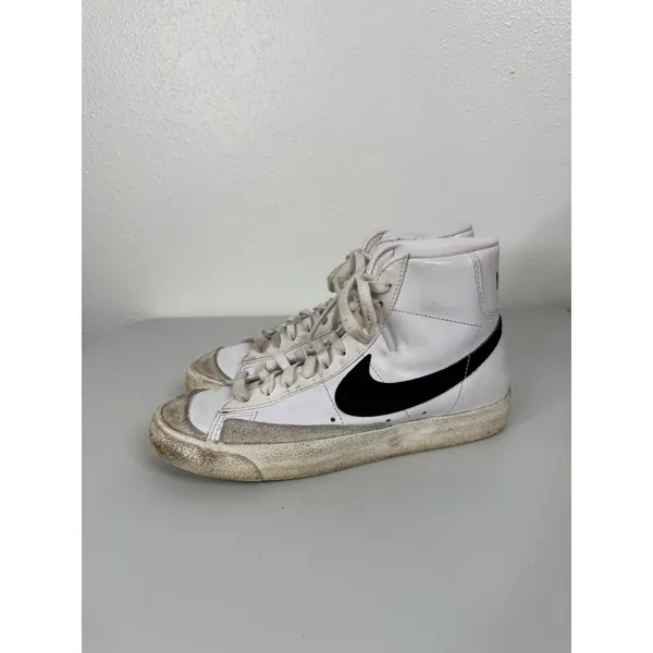 Nike Women's Blazer Mid‎ 77 White Black Size 7.5 - Image 3
