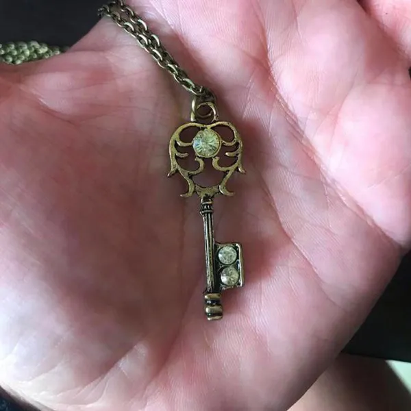 Heart Jeweled Key Necklace - Image 2