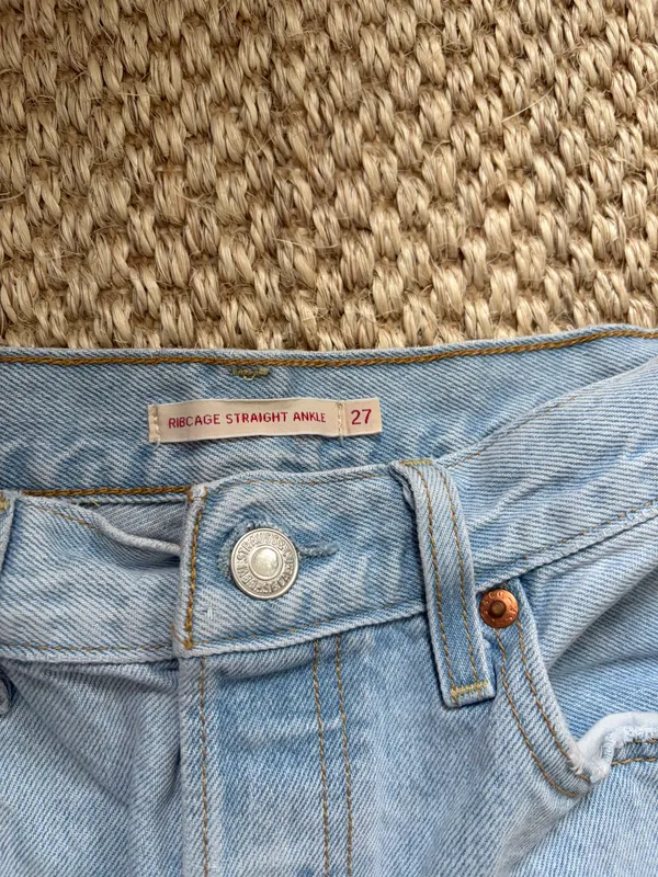 Jeans - Image 2