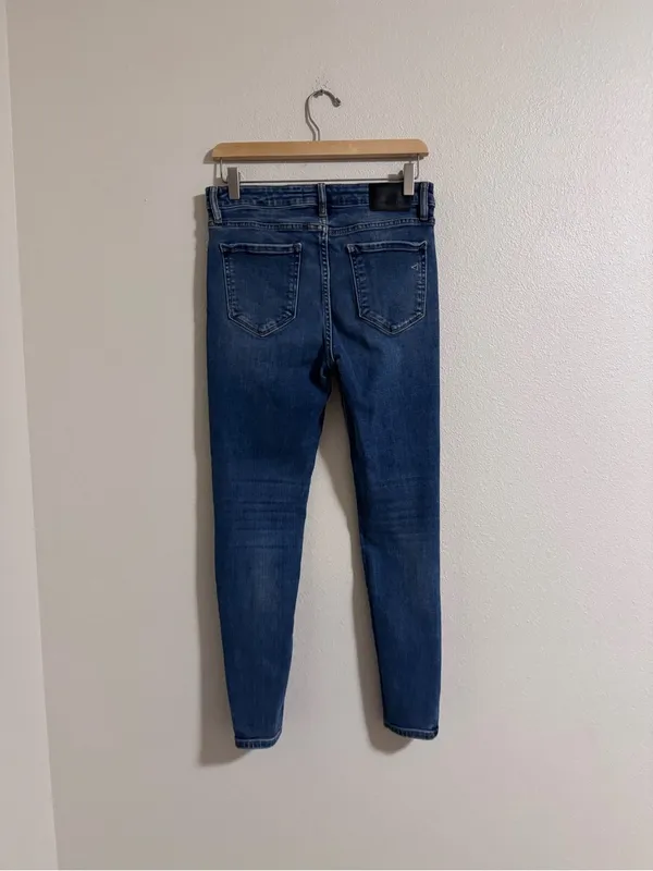 Hidden Mid-Rise Dark Wash Skinny Jeans — Women’s Slim Fit - Image 3