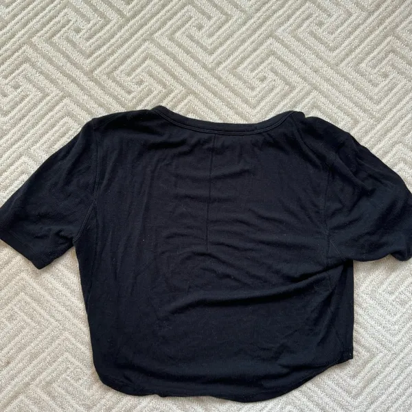 Lululemon Hold Tight Cropped T-Shirt Black - Image 9