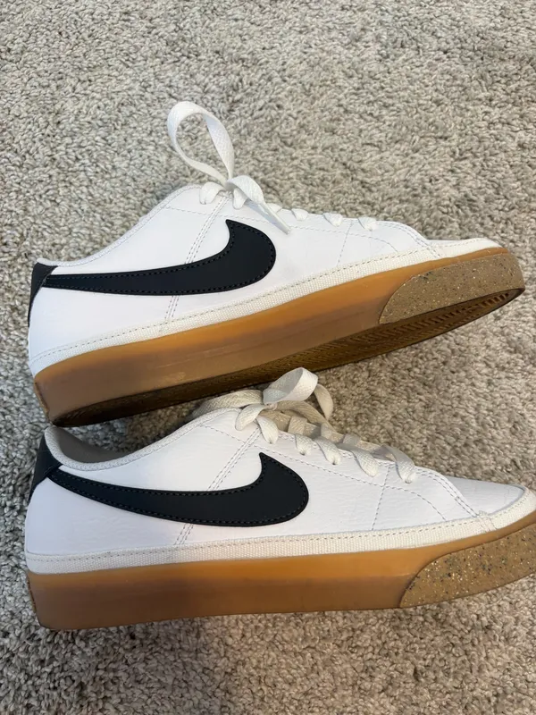 Nike Shoes - Image 3