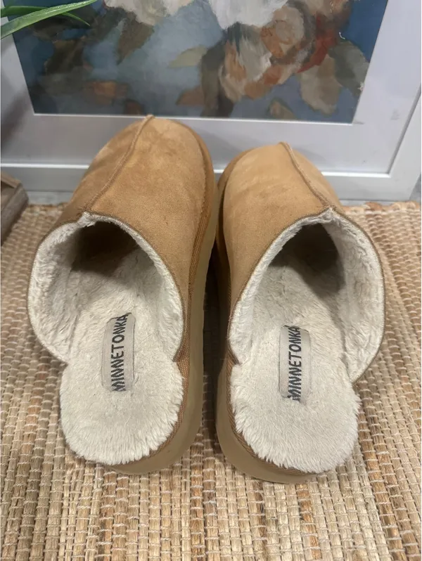 Minnetonka Women's Coze Around Suede Clog Slippers, Size 10 - Image 4