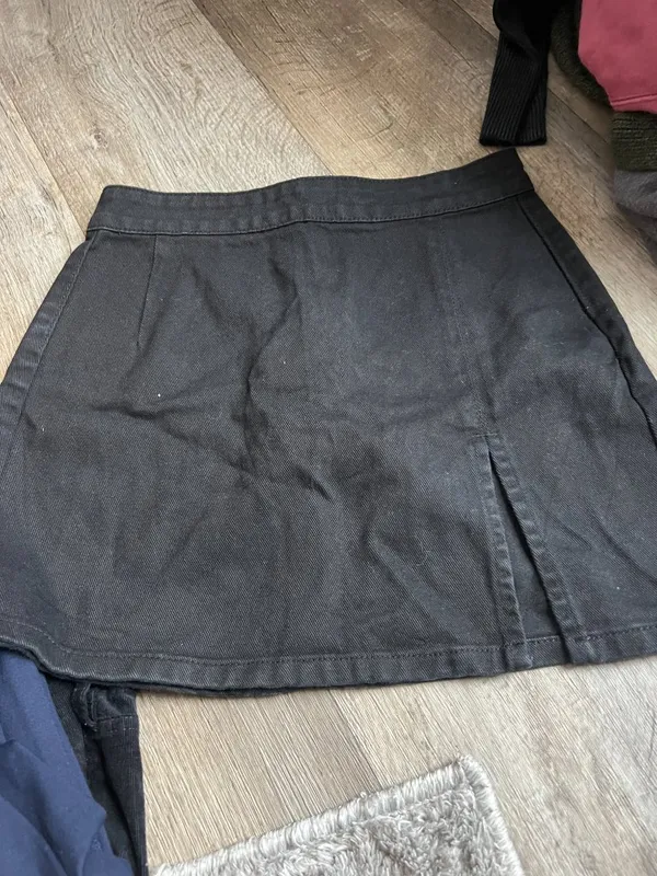 Lioness small black mini skirt - Image 5