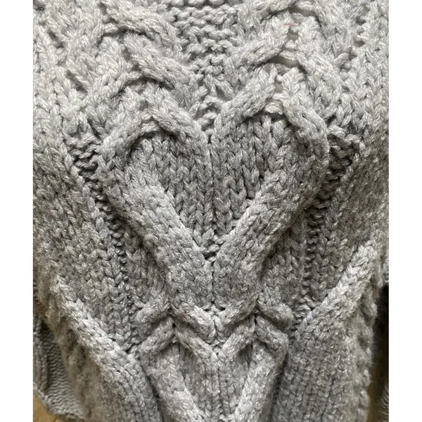 Aerie Snowday Oversized Chunky Cable Knit Sweater Gray Crew Neck NWOT XS - Image 3