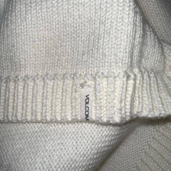 Volcom Offwhite Sweater Women’s‎ Size Medium (12) - Image 5