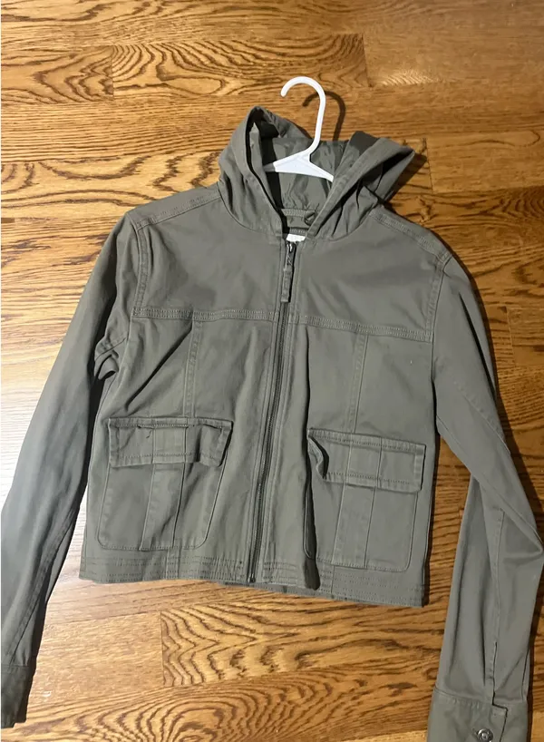 Hollister Army Green women’s Cargo Jacket - Image 2