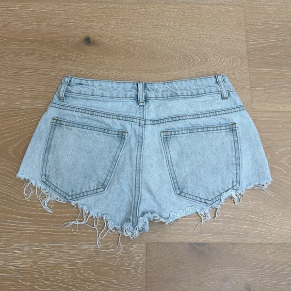 Edikted Shorts Cut Off Frayed Size XS Blue - Image 2