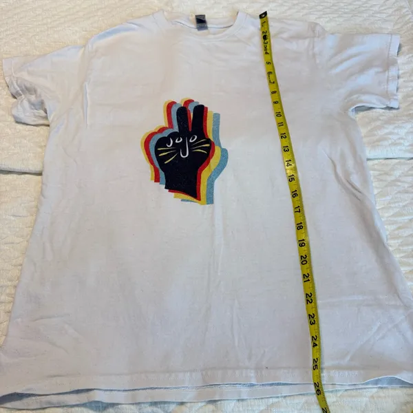FLAWED Jojo Rabbit Hand art Peace sign T Shirt Size Medium Gildan Cotton - Image 7