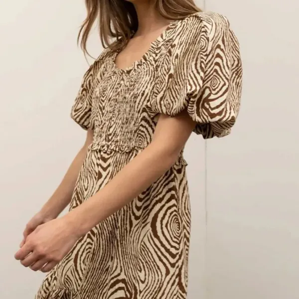 MOON RIVER Smocked Puff Sleeve Midi Dress - Image 4
