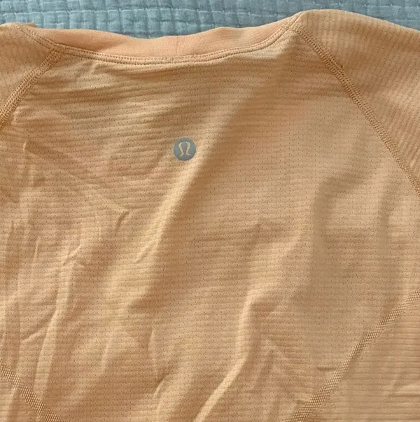 Orange Lululemon Top Swiftly Tech - Image 3