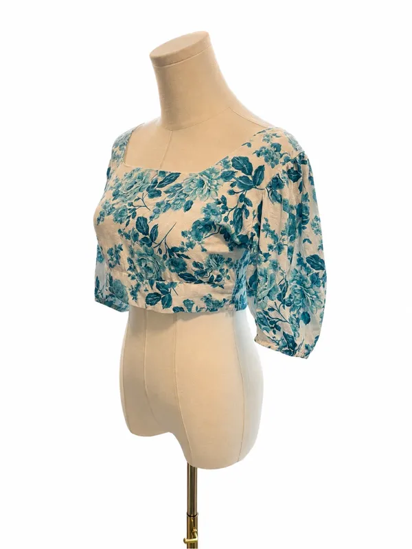 Band of the Free Blue Floral Cropped Smocked Back Puff Sleeve Top Size Small - Image 2