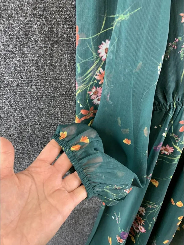 NWT Cupshe Womens Medium Green Floral Long Sleeve Mini Dress V-Neck Boho Casual - Image 4
