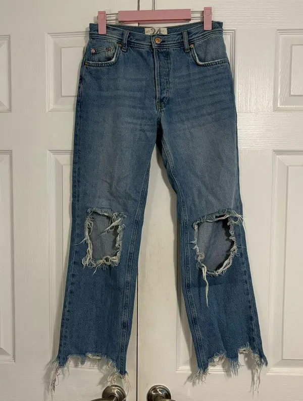 Free People We The Free Maggie Heavily Distressed Crop Jeans - Image 3