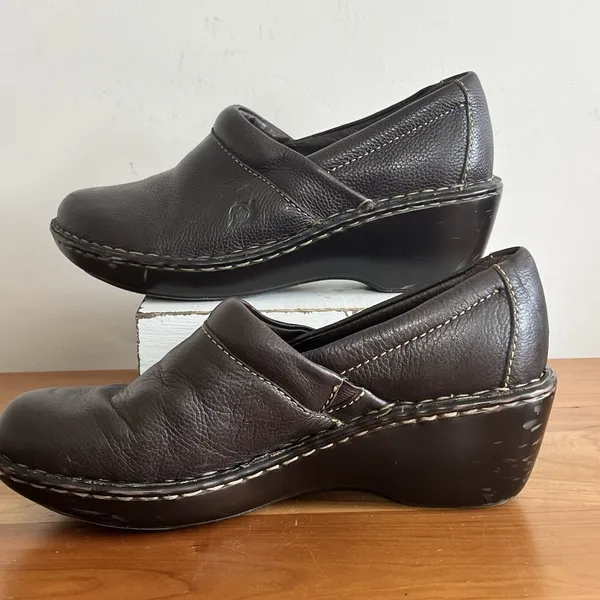 Born Womens Clogs Shoes Leather Upper Browns Size‎ 8/39 Logo Black Soles - Image 2