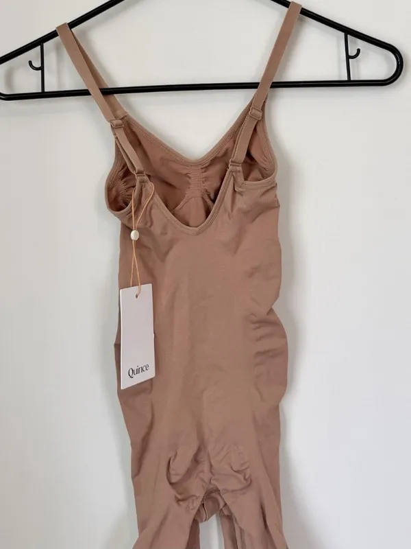 NWT Quince Sculpting Mid-Thigh Bodysuit - Size: Small - Image 4