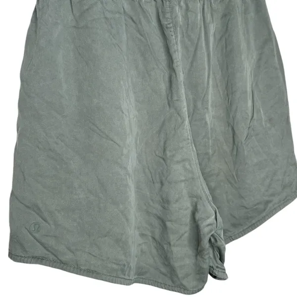 Lululemon Feeling Femme Short Size 4 - Image 8